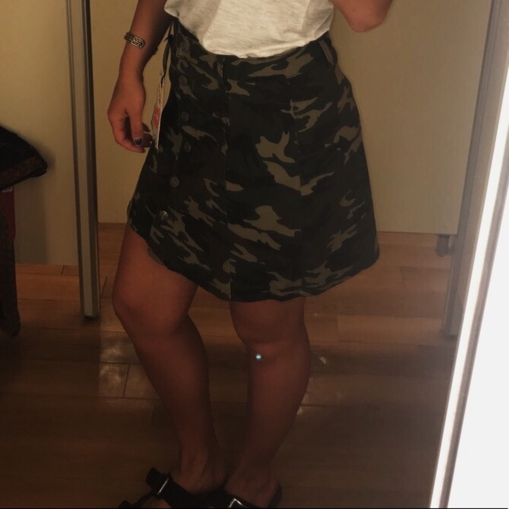 Camo button up skirt! 👀